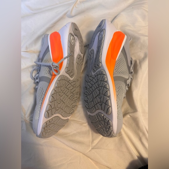 Brand new women’s blissfeel Lululemon sneakers - Picture 4 of 6